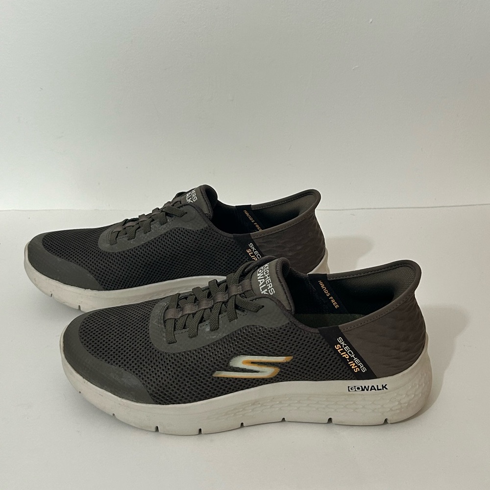 Skechers GO WALK Slip-Ins
216324WW Brown Slip On Extra
Wide Sneaker Men Sz 9.5